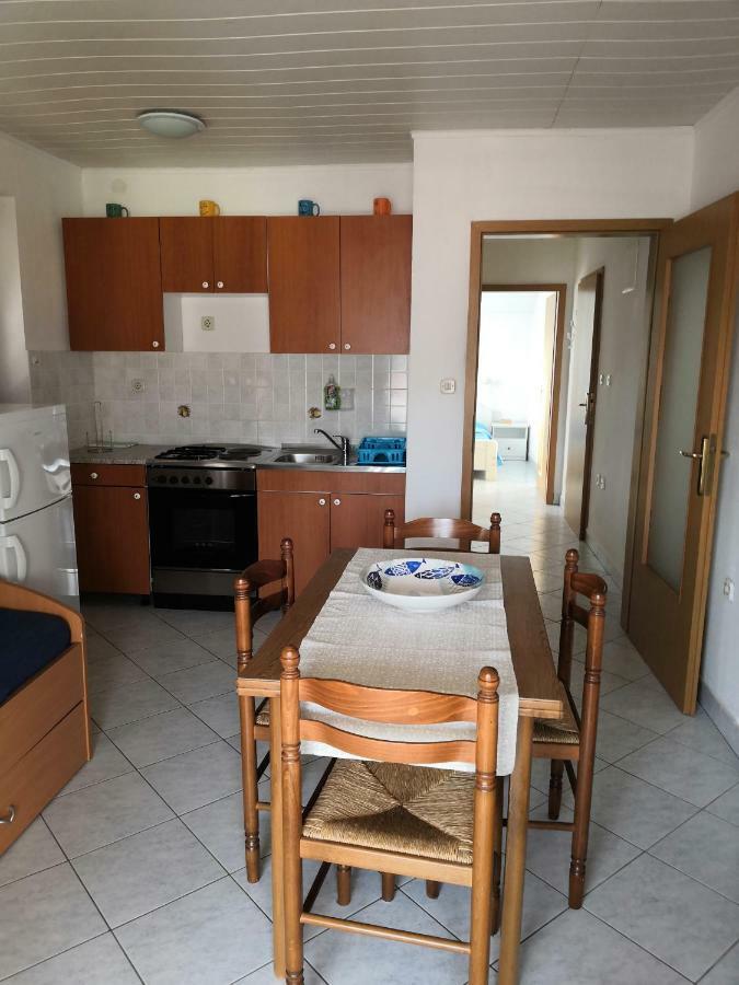 Laura And Nevio Apartments And Rooms Cres Exterior photo